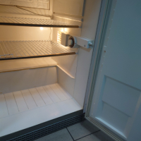 Два броя хладилници, снимка 2 - Обзавеждане на кухня - 44900606