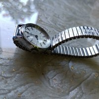 Рядък Оригинал Швейцарски Часовник Дамски Оригинална Каишка , снимка 3 - Дамски - 44062365