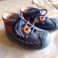 Обувки за бебе Чико,№18EU, снимка 1 - Бебешки обувки - 44912060