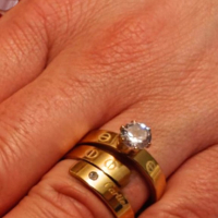 Модерен дамски пръстен тип халка от неръждаема стомана с цирконий Casablanca, снимка 1 - Пръстени - 44874596