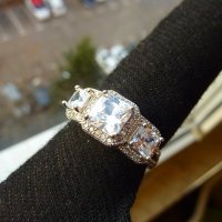 Сребърен пръстен с 3 цирконий, снимка 1 - Пръстени - 43366314