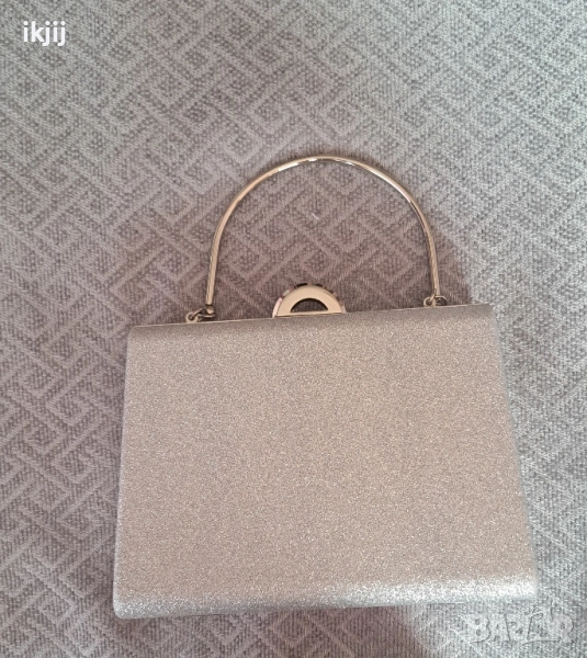 Продавам Дамска Официална Чантичка , снимка 1