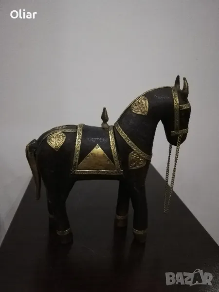 Красива дървена статуетка на кон с месингови орнаменти. Чудесен подарък 7, снимка 1