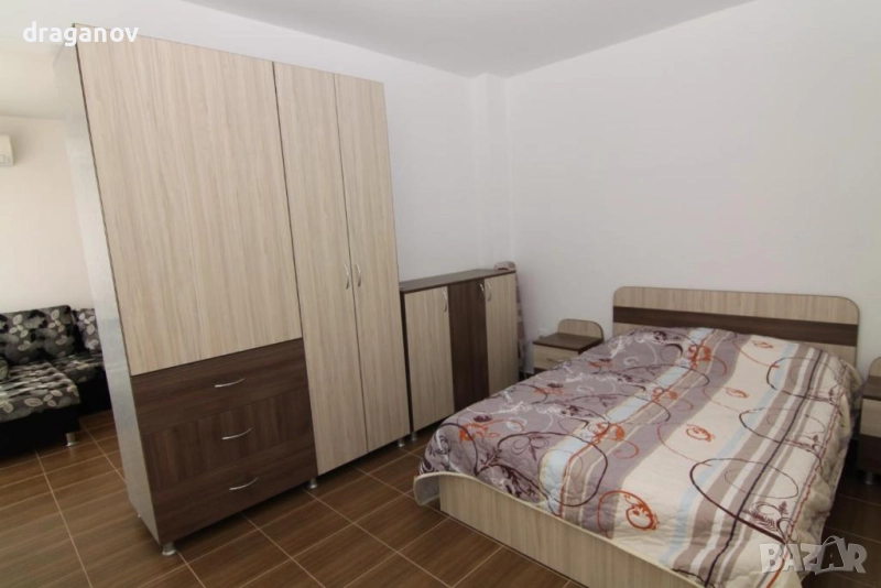 НОЩУВКИ НА ХОТЕЛСКИ ПРИНЦИП, снимка 1