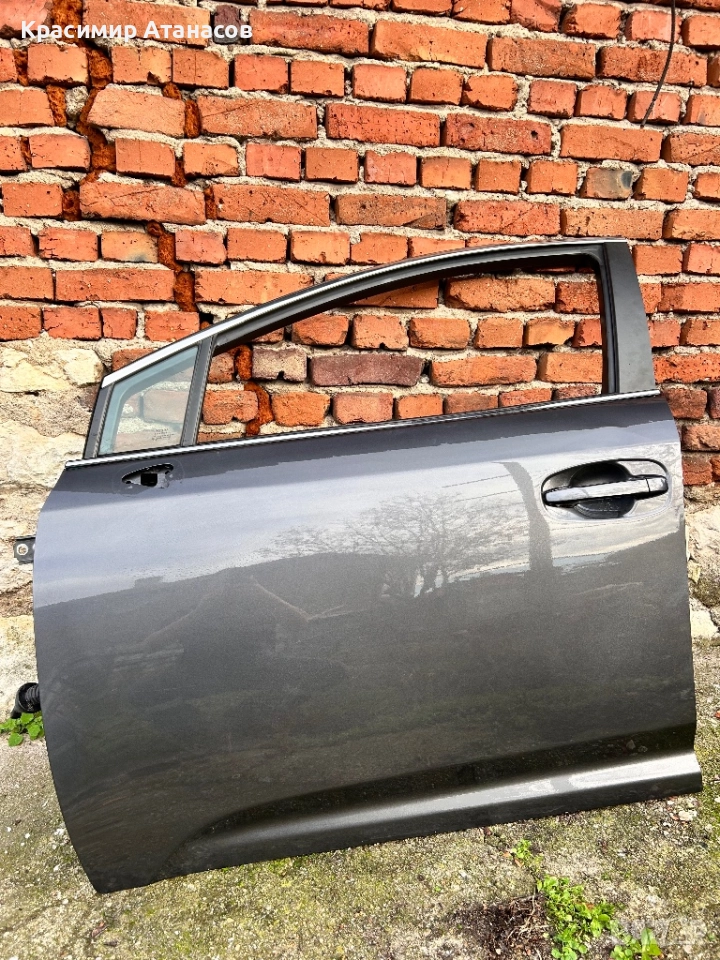Врата предна лява за Тойота Авенсис T27. Комби седан. 2009-2014г, снимка 1