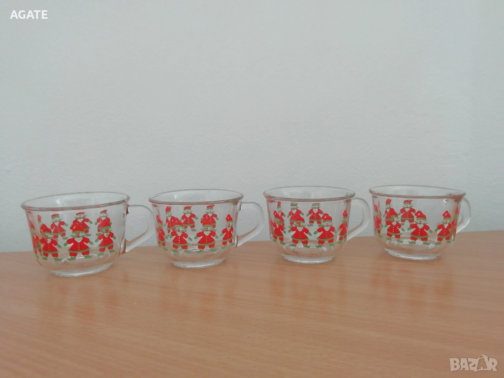 4 броя оригинални стъклени чаши за греяно вино с Дядо Коледа, arcoroc - Франция, снимка 1