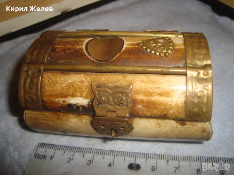 СТАРИННА ТИБЕТСКА КУТИЙКА за БИЖУТА от КАМИЛСКА КОСТ с БРОНЗОВ ОБКОВ и ПЛЮШ РЪЧНА ИЗРАБОТКА 32219, снимка 1