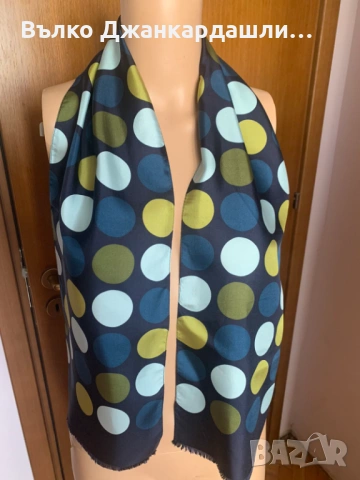 Копринен шал на точки