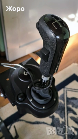 Волан с педали, скоростен лост и стойка Logitech G29, снимка 8 - Джойстици и геймпадове - 53402875