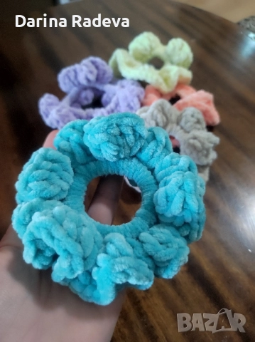 Пухени Скрънчита , снимка 3 - Шноли, диадеми, ленти - 52309234