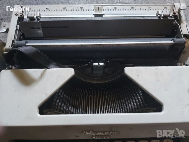 Пишеща машина Olimpia Monica  1960г., снимка 4 - Антикварни и старинни предмети - 37251783