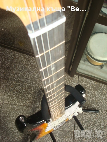 Електрическа китара с кабел и тремоло, снимка 6 - Китари - 47839432