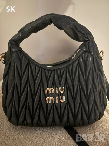 Дамска чанта чисто нова Miu miu, снимка 2 - Чанти - 52551283