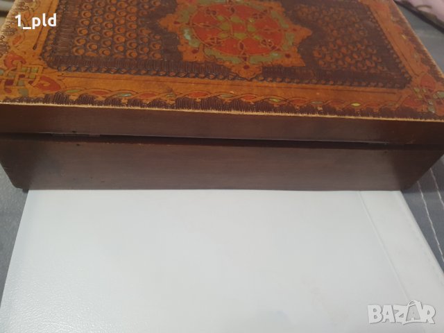 Стара дървена кутия, снимка 4 - Антикварни и старинни предмети - 43681338