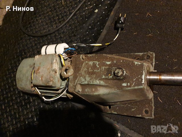 Монофазен ел.двигател/електромотор/електродвигател - редуктор 1.1kW 31.5 оборота, снимка 3 - Електродвигатели - 43135639