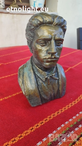 Бюстове на Христо Ботев и Васил Левски , снимка 4 - Статуетки - 52514835