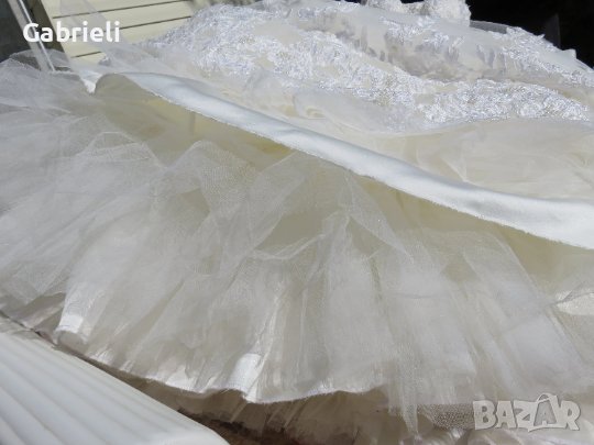 Булчинска рокля с подарък чанта и воал, снимка 6 - Сватбени рокли - 40821449