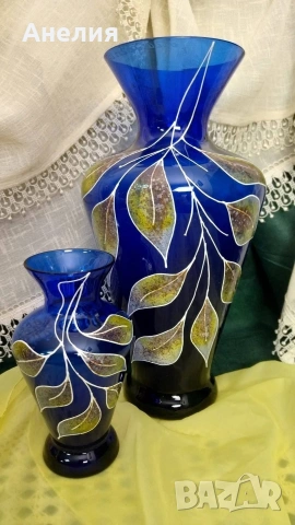 Вази от стъкло ръчно украсени кобалт цвят 