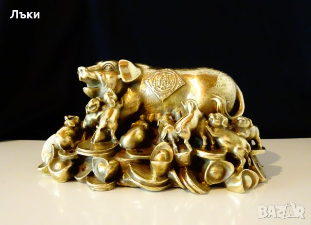 Бронзова статуетка Прасе с прасенца,злато,фън шуй 1.5 кг. , снимка 1 - Статуетки - 26225153