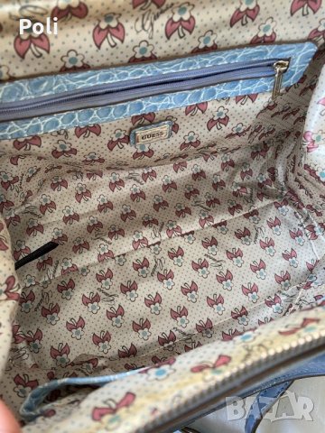 Оригинална чанта Guess в бебешко синьо, снимка 6 - Чанти - 28337657