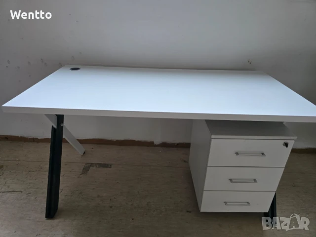 Бюро със шкаф за дома и офиса