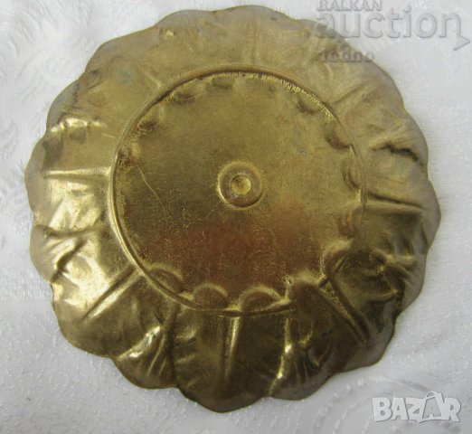 Пепелници и чинии, човек с чадър, чинийки-метал чинийка чиния поднос пепелник месинг бронз мед метал, снимка 5 - Антикварни и старинни предмети - 28883246