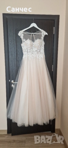 Сватбена рокля