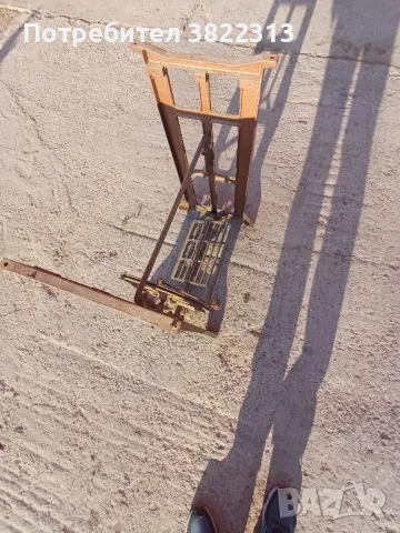 Стойка от шевна машина, снимка 10 - Антикварни и старинни предмети - 44478051