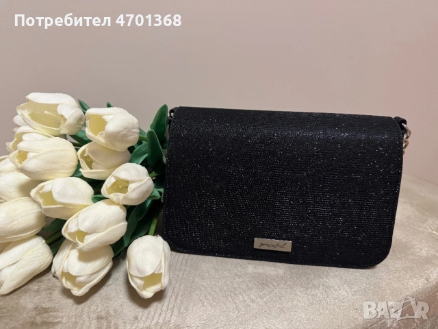 Черна чантичка с блясък