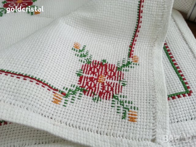 Текстилни салфетки ръчна бродерия , снимка 4 - Покривки за маси - 37347958