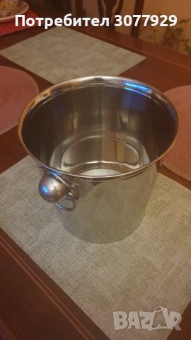 Съд за охлаждане вино или шампанско.