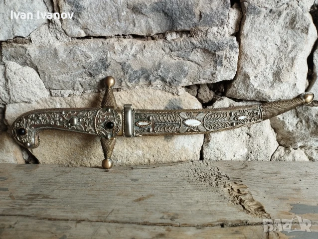 Стар красив кинжал за колекционери, снимка 1