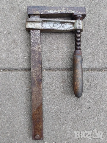 Стара професионална дърводелска стяга. 