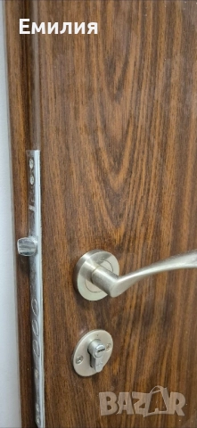метална врата с каса