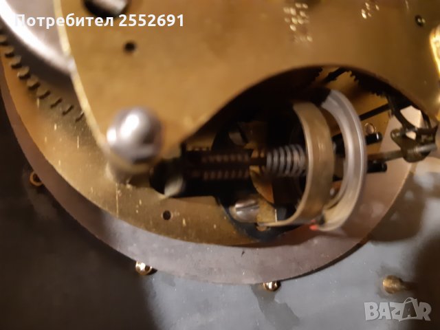 Часовник , снимка 5 - Антикварни и старинни предмети - 27868893