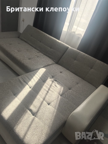 Диванът е закупен преди 3 години от магазин zara, за 1860 лв