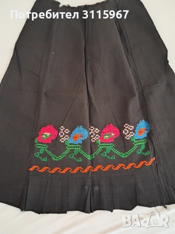 Ръчно бродирани престилки, снимка 4 - Антикварни и старинни предмети - 51239290