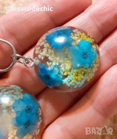 Обеци и колиета с Незабравки, снимка 3 - Бижутерийни комплекти - 35429064