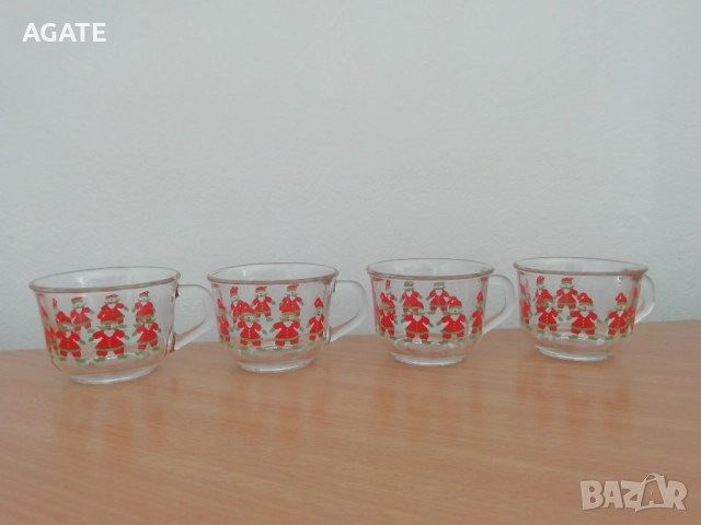 4 броя оригинални стъклени чаши за греяно вино с Дядо Коледа, arcoroc - Франция