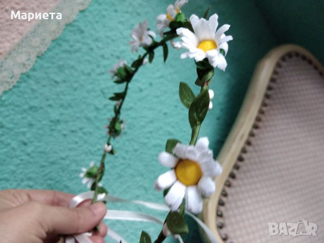 Нежно Венче за глава с маргаритки Венец за глава с цветя Венче за коса с бели цветя Венец за коса, снимка 4 - Аксесоари за коса - 40303458