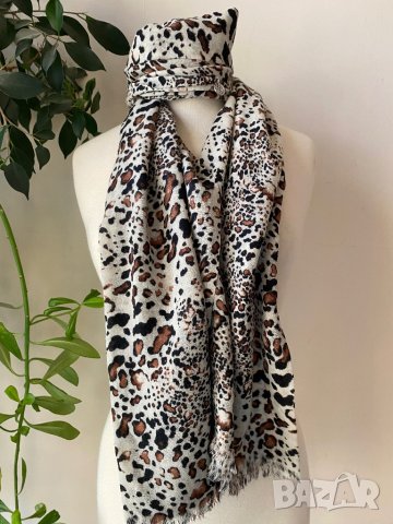 Леопардов шал Claire от вълна, снимка 5 - Шалове - 42957387