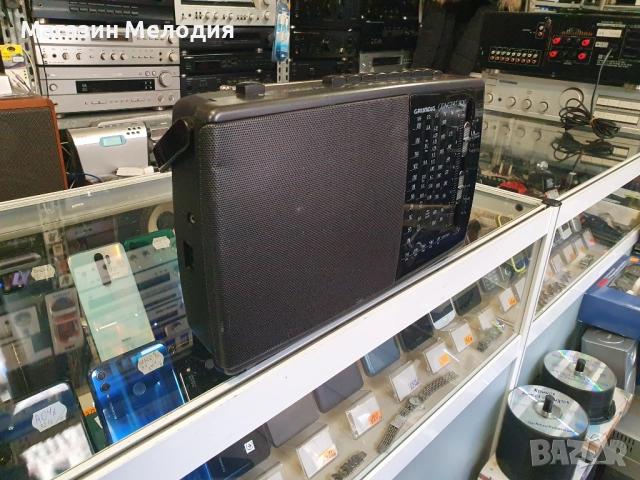 Радио Grundig Concert Boy 230 В перфектно техническо и много добро визуално състояние., снимка 4 - Радиокасетофони, транзистори - 51169496