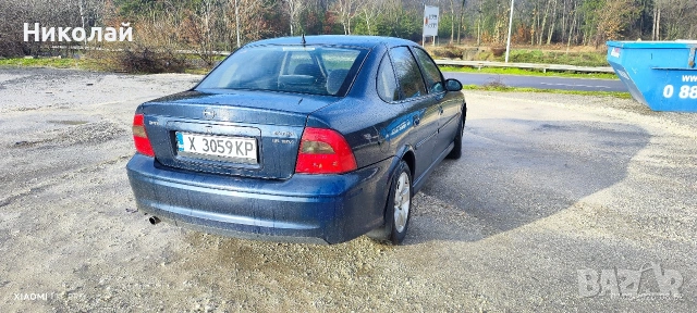 Лек автомобил Опел Вектра , снимка 4 - Автомобили и джипове - 53398957