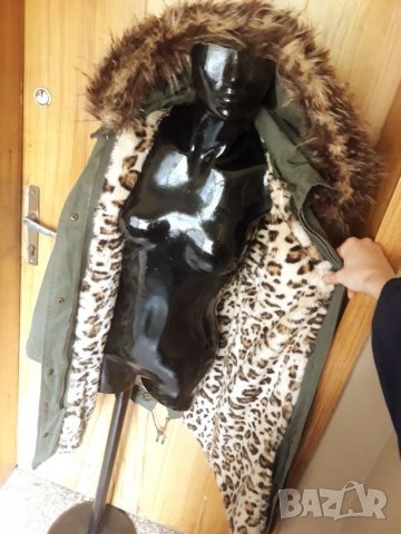 Маслено зелено яке парка с тигров хастар и качулка с косъм размер С 