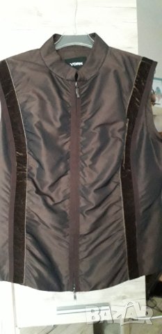 Дамски елек, снимка 2 - Елеци - 44105172