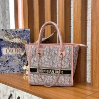 💯Christian Dior различни цветове уникални дамски чанти💯, снимка 7 - Чанти - 43605037
