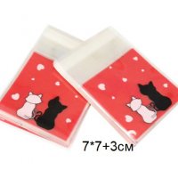 Черно бяло коте на червен фон опаковъчни пликчета торбички за дребни сладки или др., снимка 1 - Други - 27496944