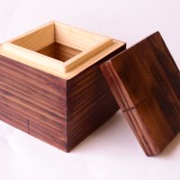 Дървена кутия с капак, снимка 1 - Други - 43672788