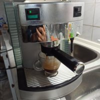 Кафемашина Саеко Гран крема с ръкохватка с крема диск, работи отлично и прави хубаво кафе с каймак , снимка 1 - Кафемашини - 44099268