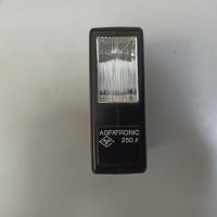 Светкавица Agfatronic 250A, снимка 1 - Светкавици, студийно осветление - 33160501